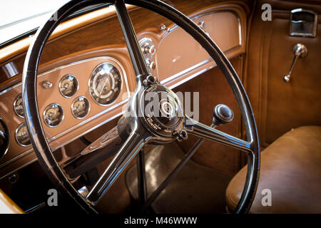 Perfettamente mantenuta 1932 Cadillac sul display a 'automobili su 5th' autoshow, Naples, Florida, Stati Uniti d'America Foto Stock
