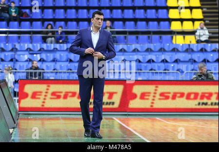 Kiev, Ucraina. 14 febbraio 2018. Allenatore della squadra nazionale di Ucraina Goran Boskovic in azione durante la FIBA Womens EuroBasket 2019 gioco Ucraina v Paesi Bassi al Palazzo dello Sport di Kiev. Credito: Oleksandr Prykhodko/Alamy Live News Foto Stock