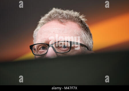 Dortmund, Germania. Xiv Feb, 2018. Il Borussia Dortmund allenatore Pietro Stoeger parla durante una conferenza stampa a Dortmund, Germania, il 14 febbraio 2018. Europa League ultimo round di sedici match tra Borussia Dortmund e Italien soccer club Atalanta Bergamo è di andare a cacciare di il 15 febbraio. Credito: Bernd Thissen/dpa/Alamy Live News Foto Stock