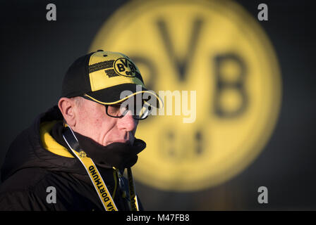 Dortmund, Germania. Xiv Feb, 2018. Il Borussia Dortmund allenatore Pietro Stoeger oversses la formazione dei suoi giocatori a Dortmund, Germania, il 14 febbraio 2018. Europa League ultimo round di sedici match tra Borussia Dortmund e Italien soccer club Atalanta Bergamo è di andare a cacciare di il 15 febbraio. Credito: Bernd Thissen/dpa/Alamy Live News Foto Stock