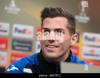 Dortmund, Germania. Xiv Feb, 2018. Atalanta Bergamo Remo Freuler Sorrisi durante una conferenza stampa a Dortmund, Germania, il 14 febbraio 2018. Europa League ultimo round di sedici match tra Borussia Dortmund e Italien soccer club Atalanta Bergamo sta per il kick off del 15 febbraio. Credito: Bernd Thissen/dpa/Alamy Live News Foto Stock