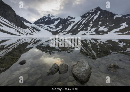 Lago Tarfala, Kebnekaise montagne, Lapponia, Svezia Foto Stock