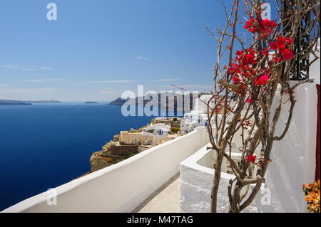 Oia i ponti di lusso e patio Foto Stock