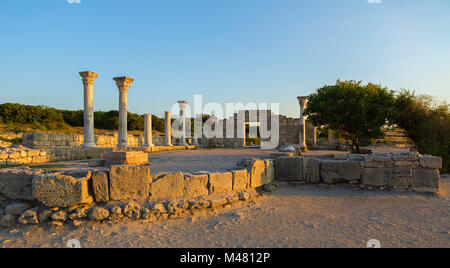 Antica Basilica di greco e di colonne di marmo in Chersonesus Taurica. Foto Stock