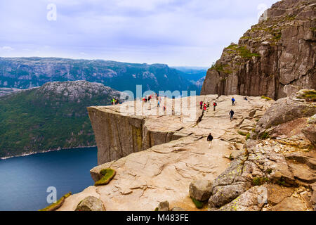 Cliff Prekestolen nel fiordo Lysefjord - Norvegia Foto Stock