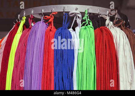 Molte colorate shoestrings Foto Stock