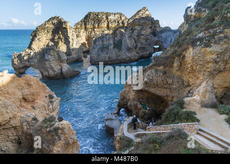 Rock a Ponta da Piedade e scale per le grotte Foto Stock