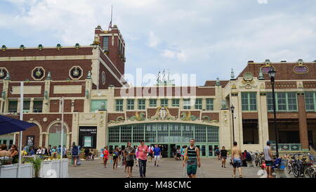 Passeggiata sulla Spiaggia a Asbury Park nel New Jersey Foto Stock