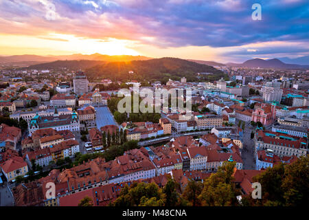 Tramonto al di sopra di Ljubljana vista aerea Foto Stock