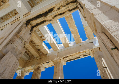 Il Partenone colonne a sfondo cielo Foto Stock