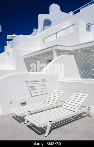 Oia i ponti di lusso e patio Foto Stock