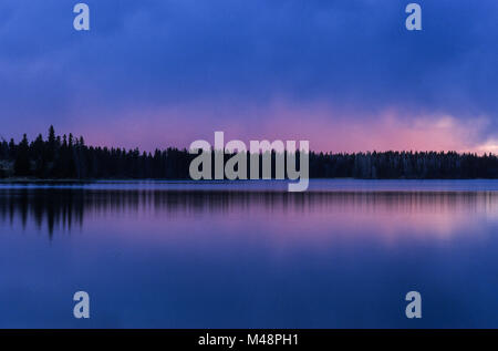 Atmosfera serale presso il lago Astotin / Elk Island National Park Foto Stock