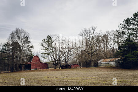 Vecchi fienili americano in inverno Foto Stock