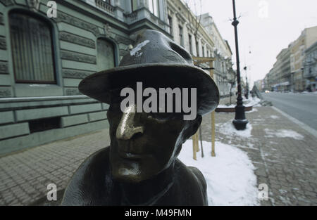 Monumento al XX secolo ebreo polacco poeta Julian Tuwim su Piotrkowska street a Lodz Polonia 2007 Foto Stock