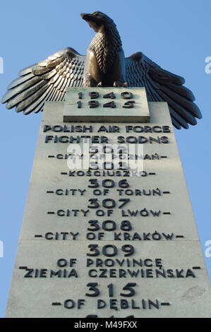 Polish War Memorial a Walsall in Middlesex, Londra, Inghilterra 2007. In memoria dei caduti alleate polacche aviatori dalla Seconda Guerra Mondiale Foto Stock