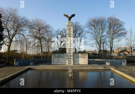 Polish War Memorial a Walsall in Middlesex, Londra, Inghilterra 2007. In memoria dei caduti alleate polacche aviatori dalla Seconda Guerra Mondiale Foto Stock