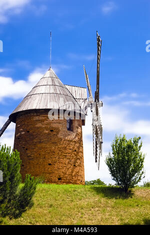 Ponte che attraversa il fiume LaTouch, Toulouse, Francia Foto Stock