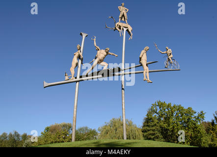 Hölderlin Kreisverkehr im, ein Kunstwerk von Peter Lenk, Lauffen am Neckar, Baden-Württemberg, Deutschland, Europa Foto Stock