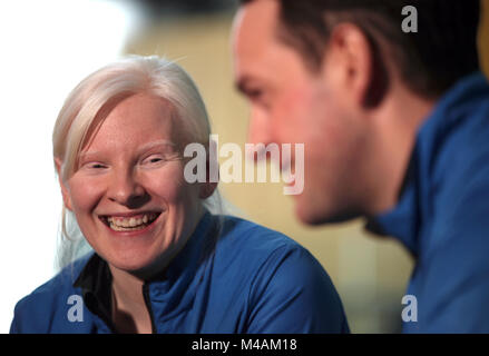 Gran Bretagna Para Sci Alpino Kelly Gallagher MBE con guida Gary Smith durante il Team ParalympicsGB lanciare all'Hilton Deansgate, Manchester. Foto Stock