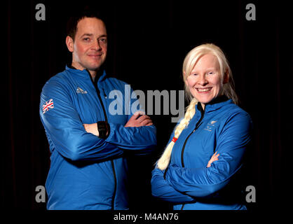 Gran Bretagna Para Sci Alpino Kelly Gallagher MBE (destra) con guida Gary Smith durante il Team ParalympicsGB lanciare all'Hilton Deansgate, Manchester. Foto Stock