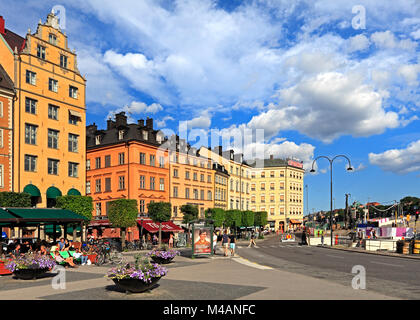 Stoccolma / Svezia - 2013/08/01: quartiere della città vecchia - Kornhamnstorg street in nel distretto Gamla Stan Foto Stock