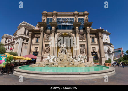 Replica della fontana di Trevi davanti al Forum Shops, il Caesars Palace di Las Vegas, Nevada, STATI UNITI D'AMERICA Foto Stock