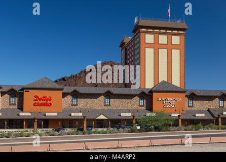 La diga di Hoover Lodge e casinò sul grande bacino autostrada, Boulder City, Nevada, STATI UNITI D'AMERICA Foto Stock