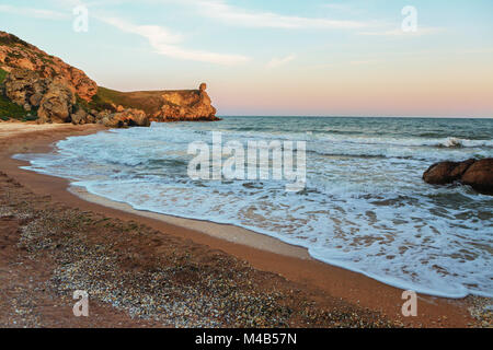 Generali beach all'alba. Regionale Karalar landscape park in Crimea. Foto Stock