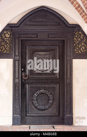 Legno storico porta del municipio della città Gardelegen, Germania Foto Stock