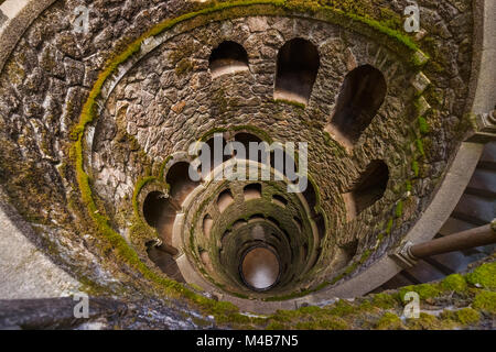 Apertura ben in castello di Quinta da Regaleira - Sintra Portogallo Foto Stock