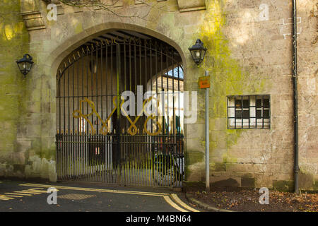 Il cortile allegato ad arco al cortile a Bangor Town Hall in Irlanda del Nord ora aperto come un coffee shop ed una storia locale e heri Foto Stock