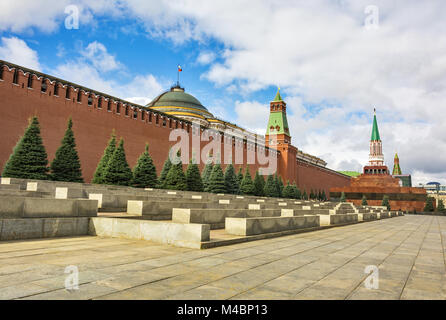 Mosca. Parete del Cremlino e il mausoleo di Lenin sulla Piazza Rossa (Russia) Foto Stock