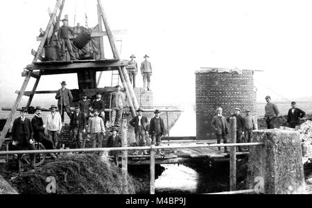 Sito in costruzione,muratori, la costruzione di una fabbrica,1920s,esatto luogo sconosciuto,Germania Foto Stock