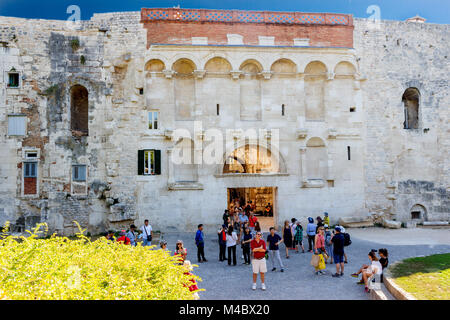 Golden Gate del Palazzo di Diocleziano, ingresso nord, Split, Dalmazia, Croazia, Europa Foto Stock