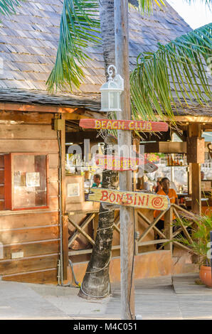 Il ristorante si trova presso la spiaggia di mambo in Curacao. Foto Stock