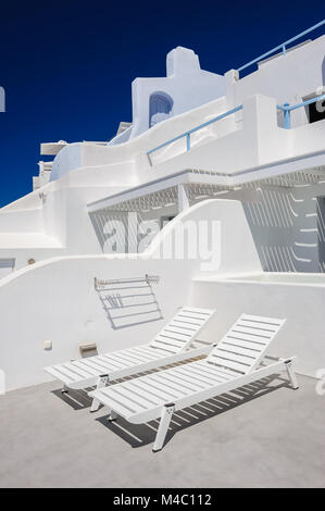 Oia i ponti di lusso e patio Foto Stock