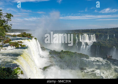 Cataratas di Iguacu () Iguazu Falls si trova in Brasile Foto Stock