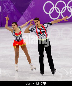 Gangneung, Corea del Sud. 15 Feb, 2018. Pattinatori Anna Duskova e Martin Bidar di Repubblica Ceca eseguire durante le coppie di Pattinaggio di figura il pattinaggio gratuito al PyeongChang 2018 Giochi Olimpici Invernali a Gangneung Ice Arena giovedì 15 febbraio, 2018. Credito: Paolo Kitagaki Jr./ZUMA filo/Alamy Live News Foto Stock