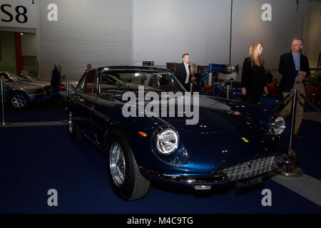 Londra, Regno Unito. 15 Feb, 2018. Il London Classic Car Show apertura ufficiale avviene a Excel. È stato ufficialmente inaugurato da Quentin Willson, Jonny Smith e Alex Riley. La mostra è aperta fino a domenica 18 febbraio 2018©Keith Larby/Alamy Live News Foto Stock