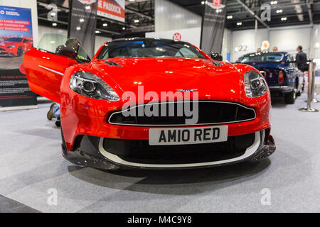 ExCel, London, 15 Feb 2018.La Aston Martin Rosso 10. Il London Classic Car Show si apre per celebrare il più grande nel mondo classic cars, starring 700 delle migliori vetture, nonché Grand Avenue con vetture a sfilare verso il basso la sua via. Credito: Imageplotter News e sport/Alamy Live News Foto Stock