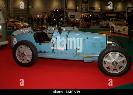 Londra, Regno Unito. 15 Feb, 2018. Il London Classic Car Show apertura ufficiale avviene a Excel. È stato ufficialmente inaugurato da Quentin Willson, Jonny Smith e Alex Riley. La mostra è aperta fino a domenica 18 febbraio 2018©Keith Larby/Alamy Live News Foto Stock