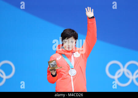 Gangneung, Corea del Sud. 15 Feb, 2018. Nao Kodaira (JPN) pattinaggio di velocità : donna 1000m Premiazione al PyeongChang medals plaza durante il PyeongChang 2018 Giochi Olimpici Invernali in Gangneung, Corea del Sud . Credito: Giovanni Osada AFLO/sport/Alamy Live News Foto Stock