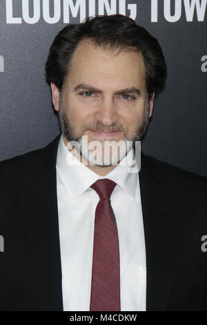 New York, NY, STATI UNITI D'AMERICA. 15 Feb, 2018. Michael Stuhlbarg a Hulu 'l'incombente Torre di Premiere presso il teatro di Parigi il 15 febbraio 2018 nella città di New York. Credito: Diego Corredor/media/punzone Alamy Live News Foto Stock