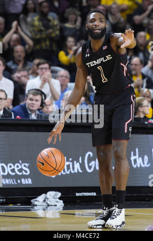 Wichita, Kansas, Stati Uniti d'America. 15 Feb, 2018. Tempio di gufi guard Josh marrone (1) dirige il reato nella seconda metà durante il NCAA Pallacanestro tra il Tempio di gufi e Wichita State Shockers a Charles Koch Arena di Wichita, Kansas. Kendall Shaw/CSM/Alamy Live News Foto Stock