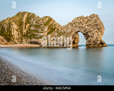 Durdle porta lungo la Jurassic Coast, Dorset, England, Regno Unito Foto Stock