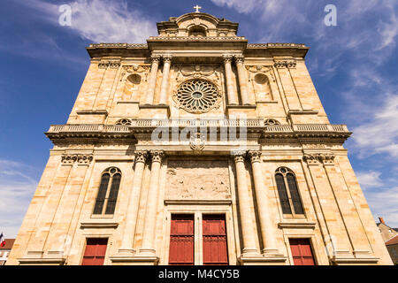 La cattedrale di Santo Stefano (Cathédrale Saint-Étienne), una chiesa cattolica romana di Châlons-en-Champagne, Francia, costruita in stile tardo gotico fiammeggiante st Foto Stock