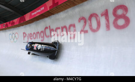 Gran Bretagna Brad Hall di uomini del 2-uomo Bob all'Olympic Centro di scorrimento durante il giorno sette del PyeongChang 2018 Giochi Olimpici Invernali in Corea del Sud. Foto Stock