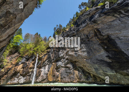 In Aare gorge di montagna in una giornata di sole. Svizzera Foto Stock