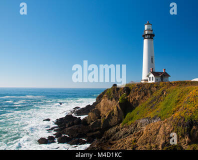 Pigeon Point Lighthouse sulla strada statale n. 1, California Foto Stock