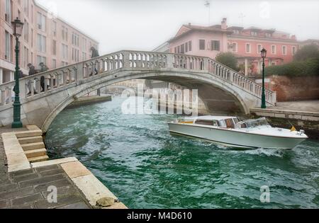 Nebbioso giorno a Venezia Foto Stock